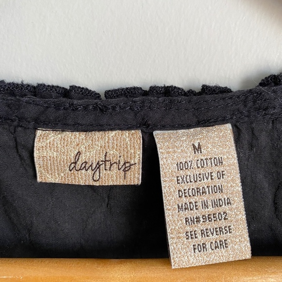 Daytrip Black Textured Blouse - Picture 2 of 9